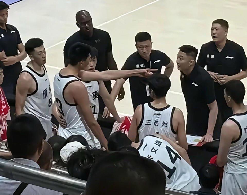 yc, 队受到的影 yc, 队受到的影